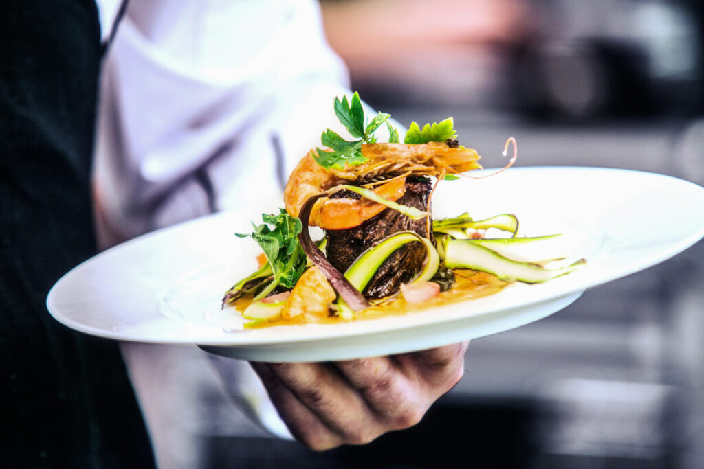 A Foodie’s Guide to Davidson Pointe: Discovering the Best Eats in Mooresville’s Lakeside Gem
